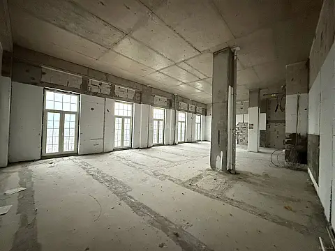 Satılır 3 otaqlı mənzil 143 m²