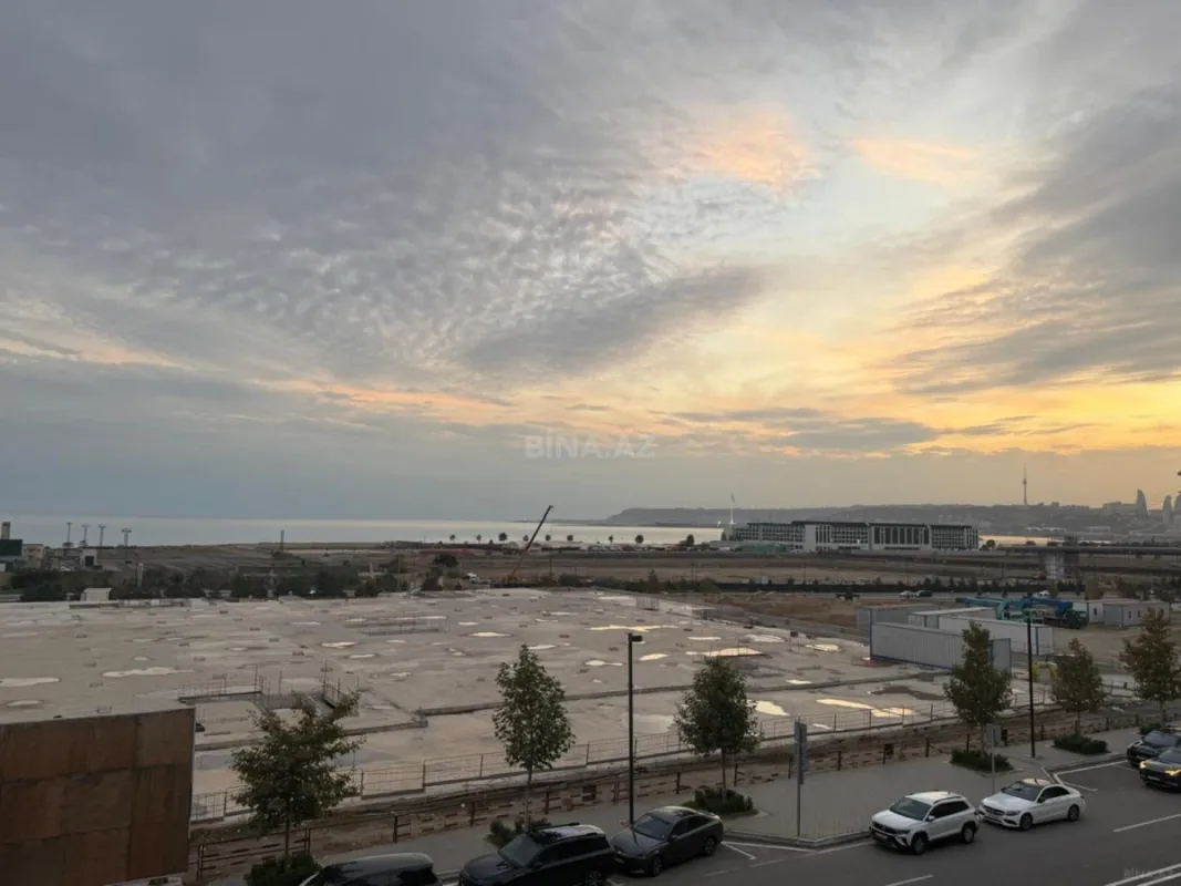 Satılır 3 otaqlı mənzil 143 m²