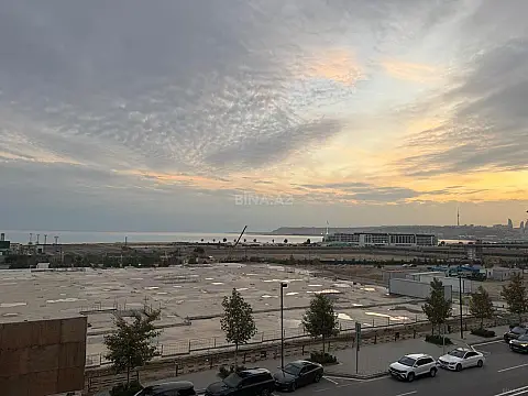 Satılır 3 otaqlı mənzil 143 m²