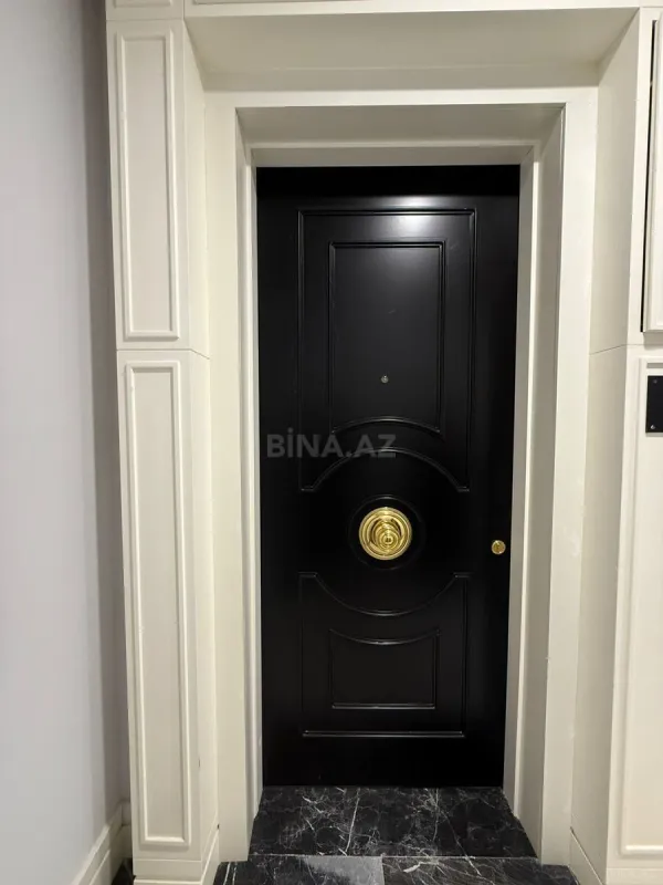 Satılır 3 otaqlı mənzil 143 m²