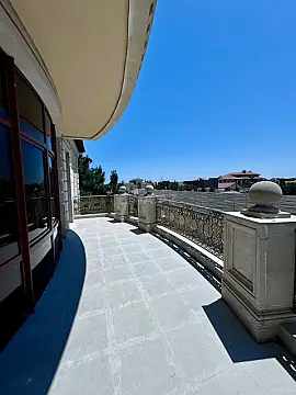 Satılır 5 otaqlı həyət evi 385 m²