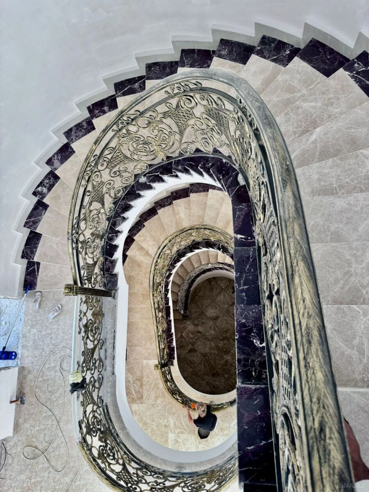 Satılır 5 otaqlı həyət evi 385 m²