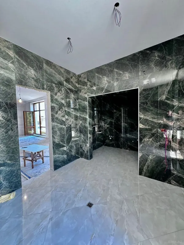 Satılır 5 otaqlı həyət evi 385 m²