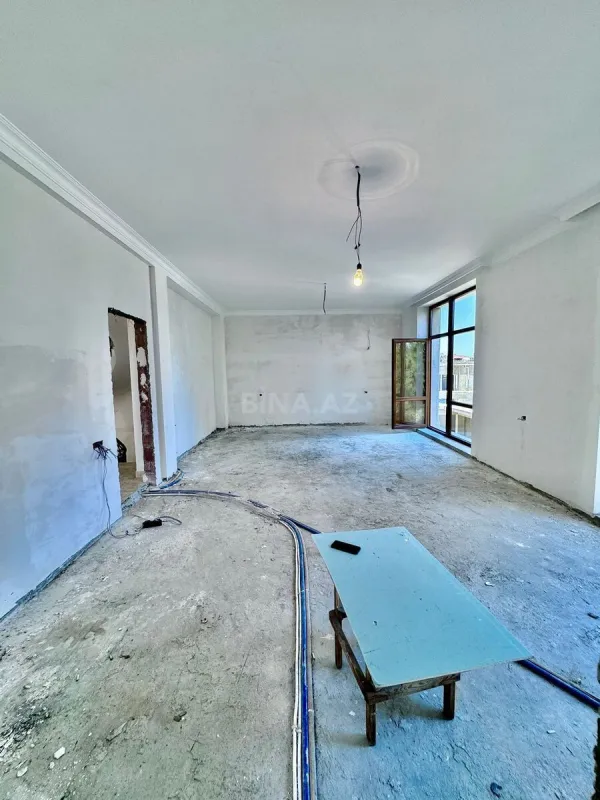 Satılır 5 otaqlı həyət evi 385 m²