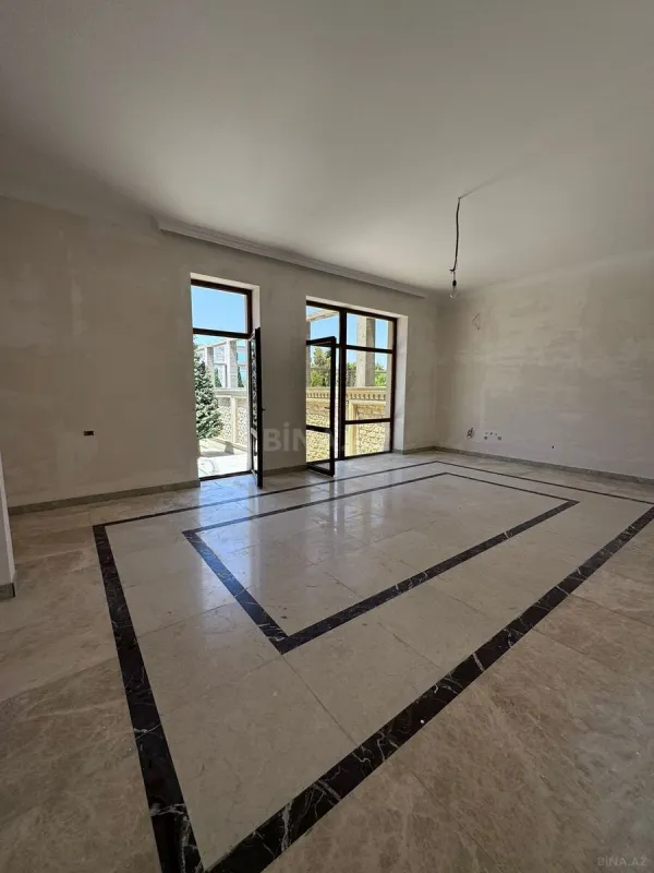 Satılır 5 otaqlı həyət evi 385 m²