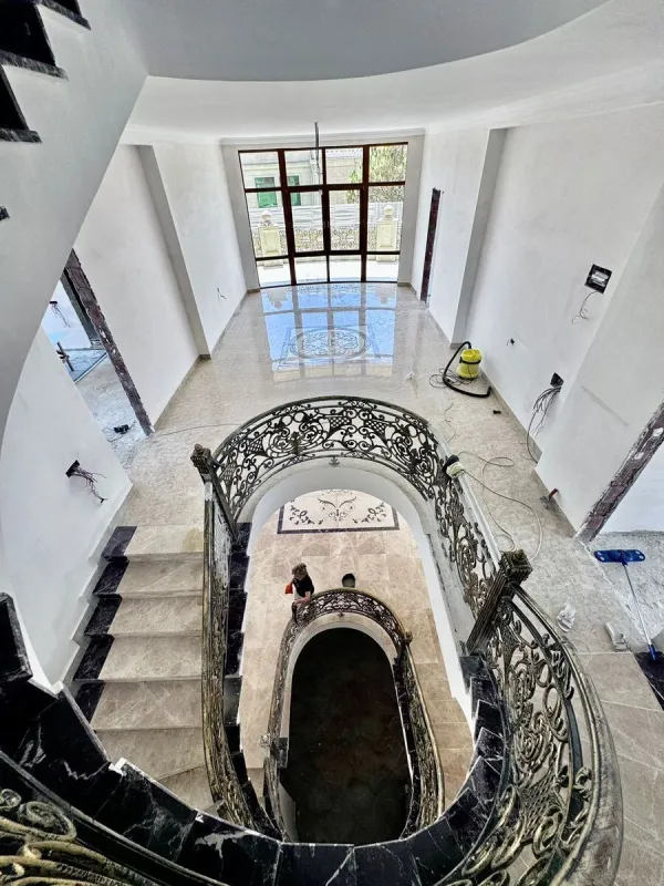 Satılır 5 otaqlı həyət evi 385 m²