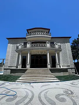 Satılır 5 otaqlı həyət evi 385 m²