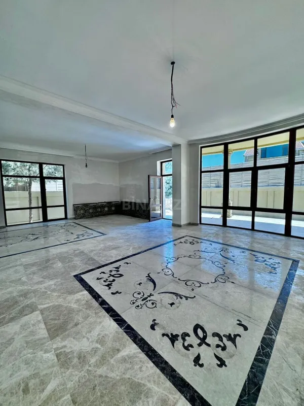 Satılır 5 otaqlı həyət evi 385 m²