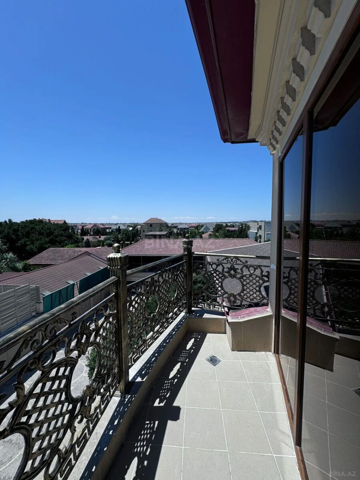 Satılır 5 otaqlı həyət evi 385 m²