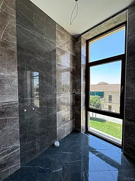 Satılır 5 otaqlı həyət evi 385 m²