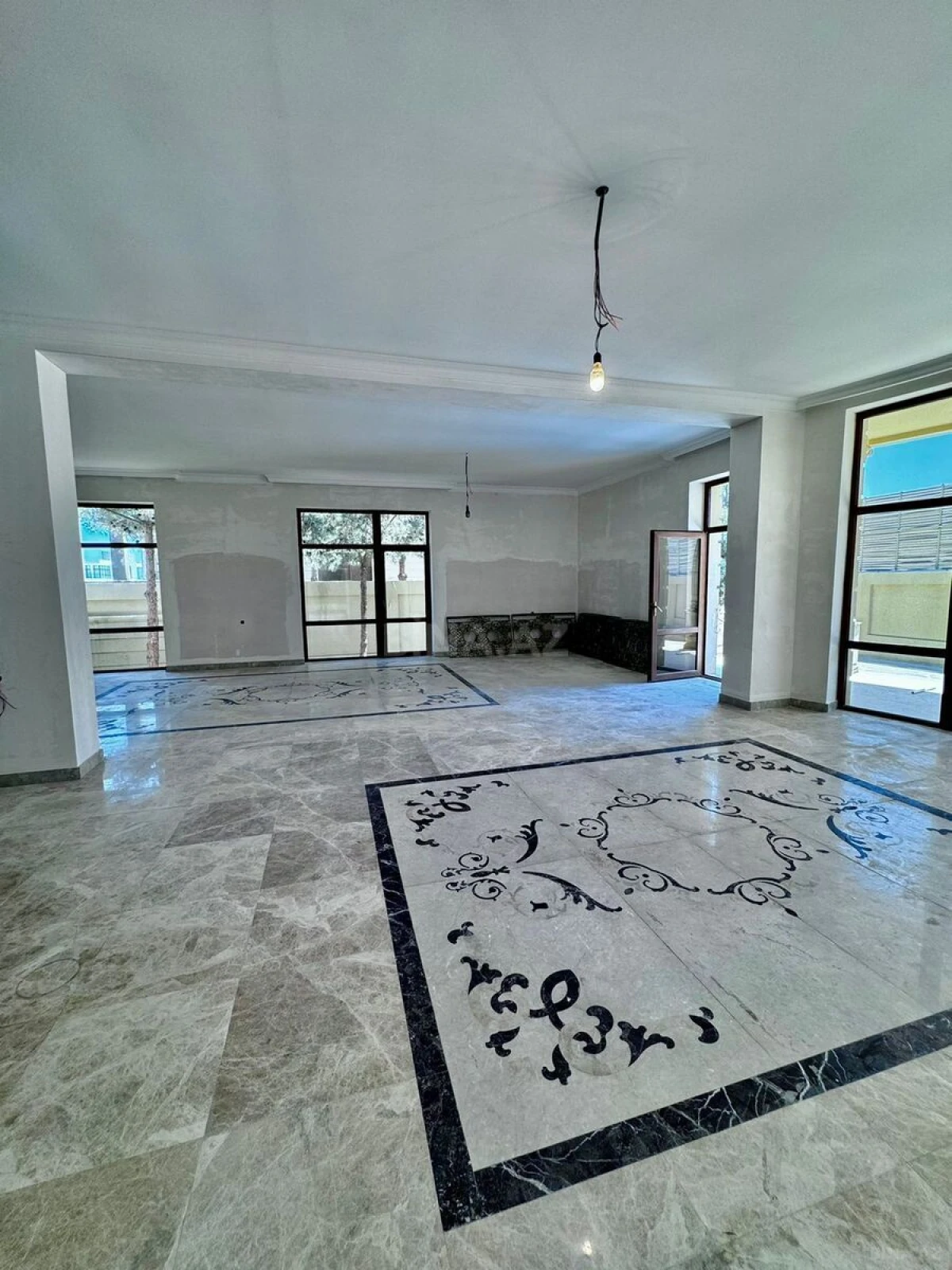 Satılır 5 otaqlı həyət evi 385 m²