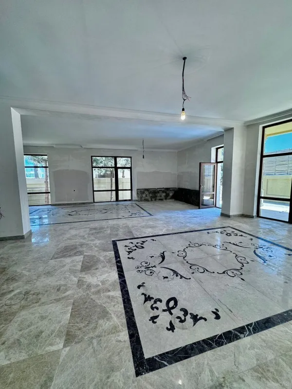Satılır 5 otaqlı həyət evi 385 m²