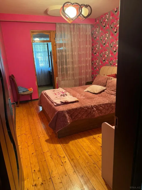 Satılır 4 otaqlı mənzil 120 m²