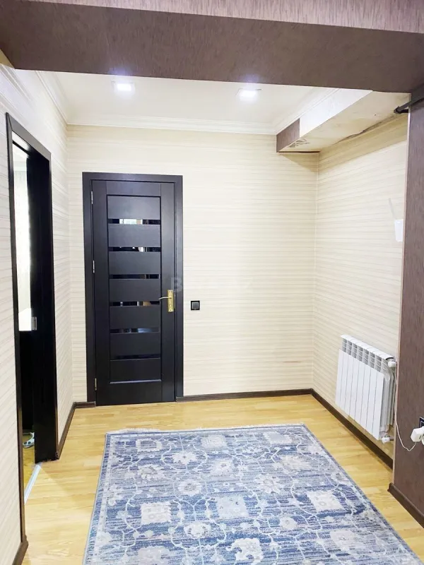 Satılır 4 otaqlı mənzil 120 m²