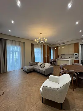 Kirayə verilir 4 otaqlı mənzil 150 m²