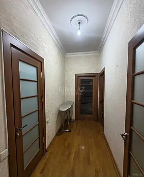 Kirayə verilir 3 otaqlı mənzil 185 m²