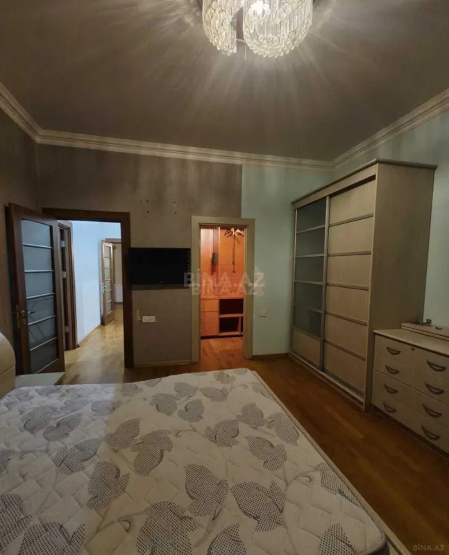 Kirayə verilir 3 otaqlı mənzil 185 m²