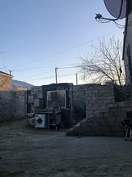 Satılır 3 otaqlı həyət evi 200 m²