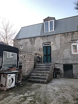 Satılır 3 otaqlı həyət evi 200 m²