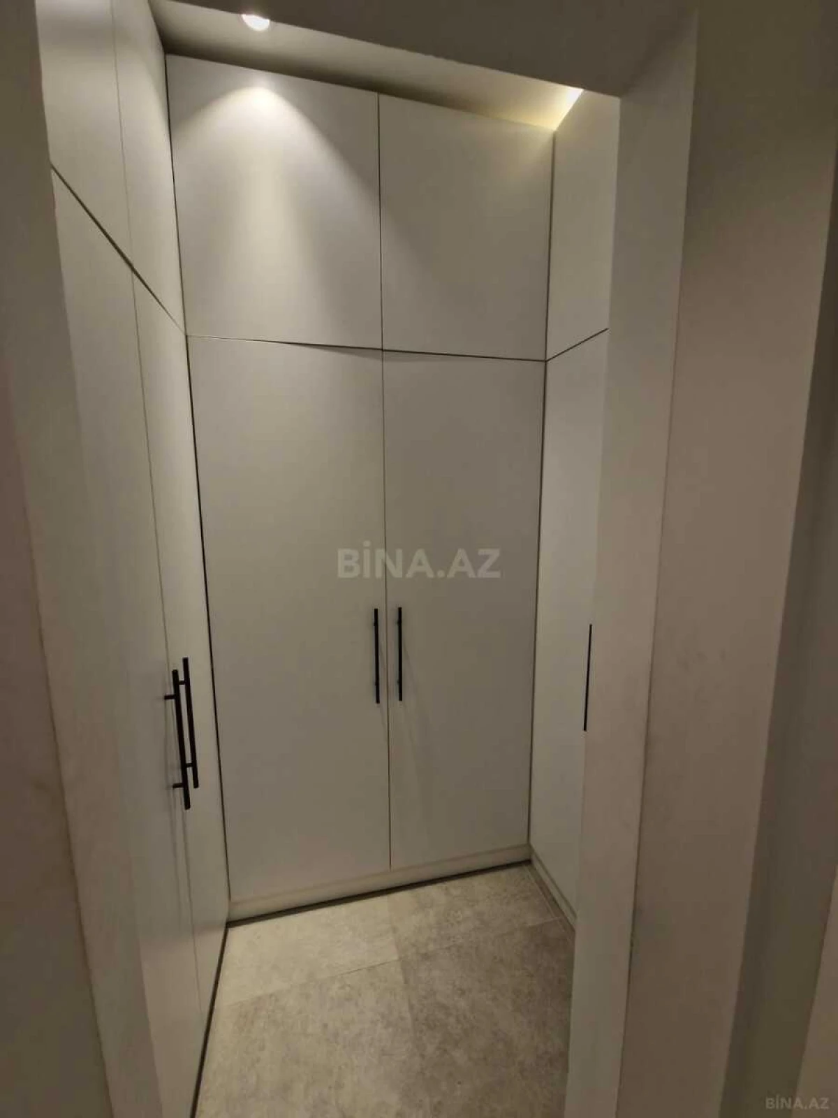 Satılır 2 otaqlı mənzil 96 m²
