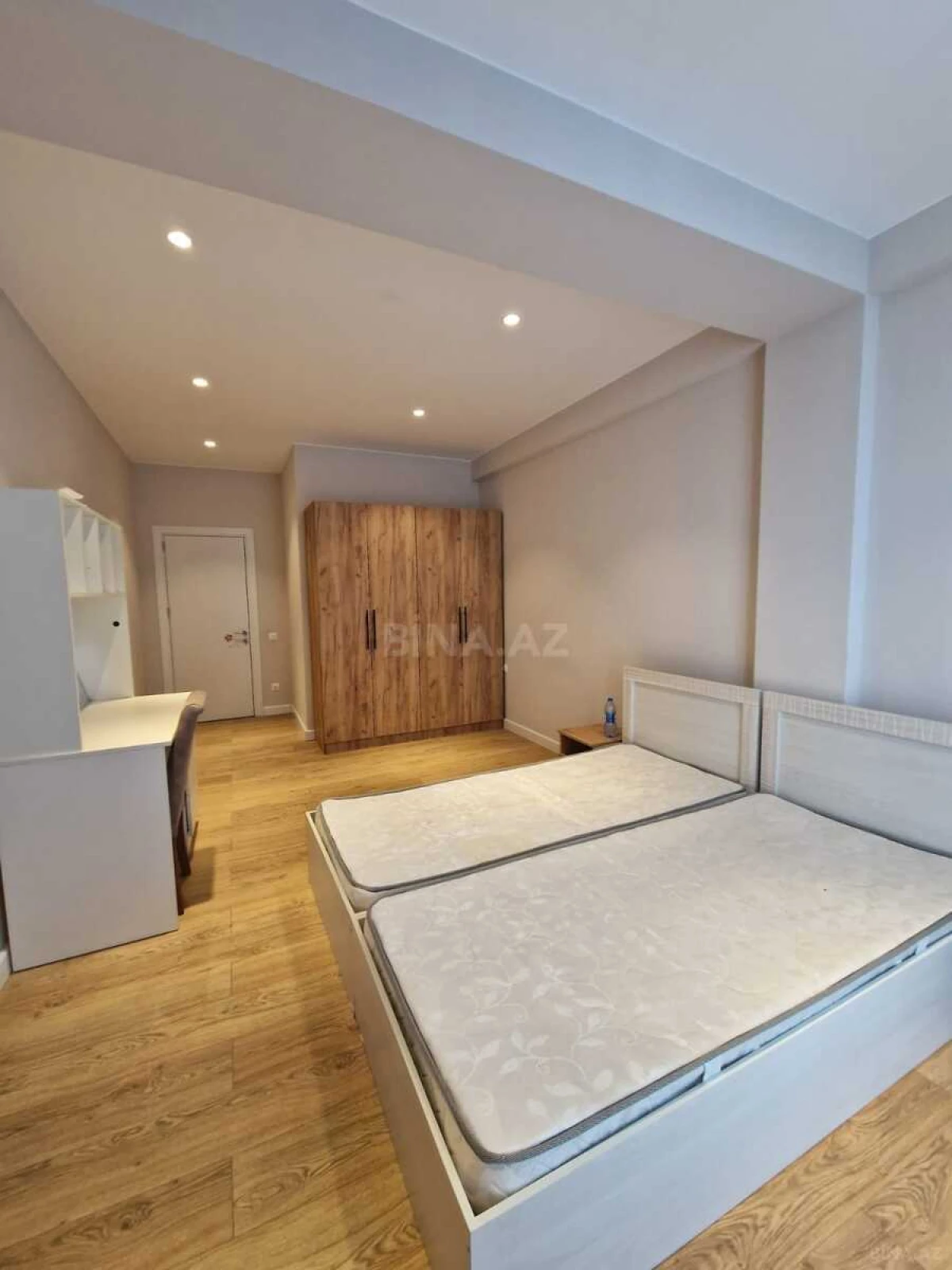 Satılır 2 otaqlı mənzil 96 m²