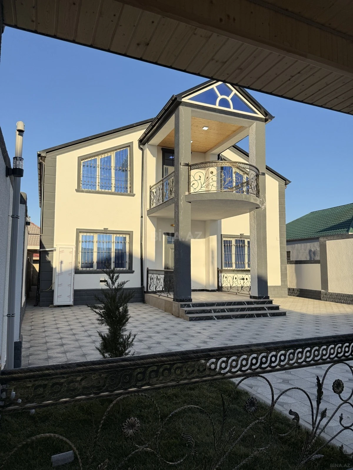 Satılır 7 otaqlı həyət evi 220 m²