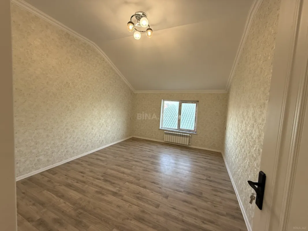 Satılır 7 otaqlı həyət evi 220 m²