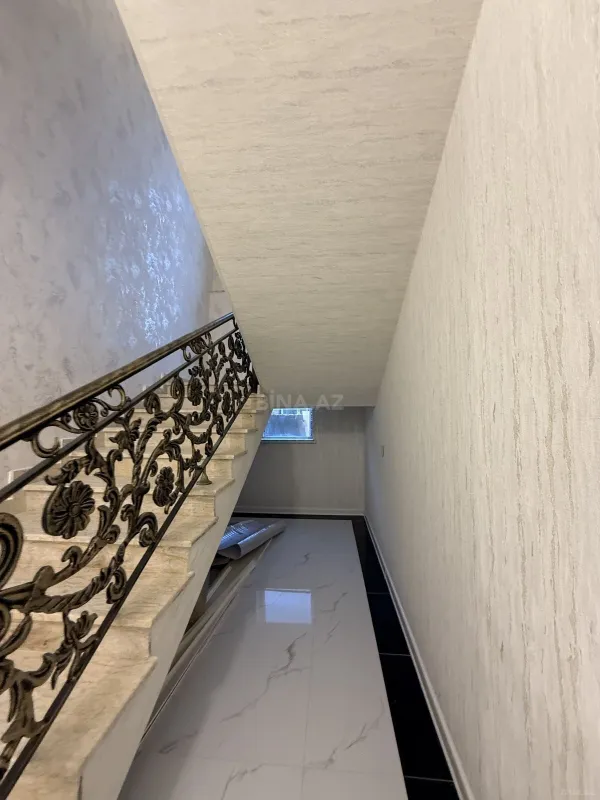 Satılır 7 otaqlı həyət evi 220 m²