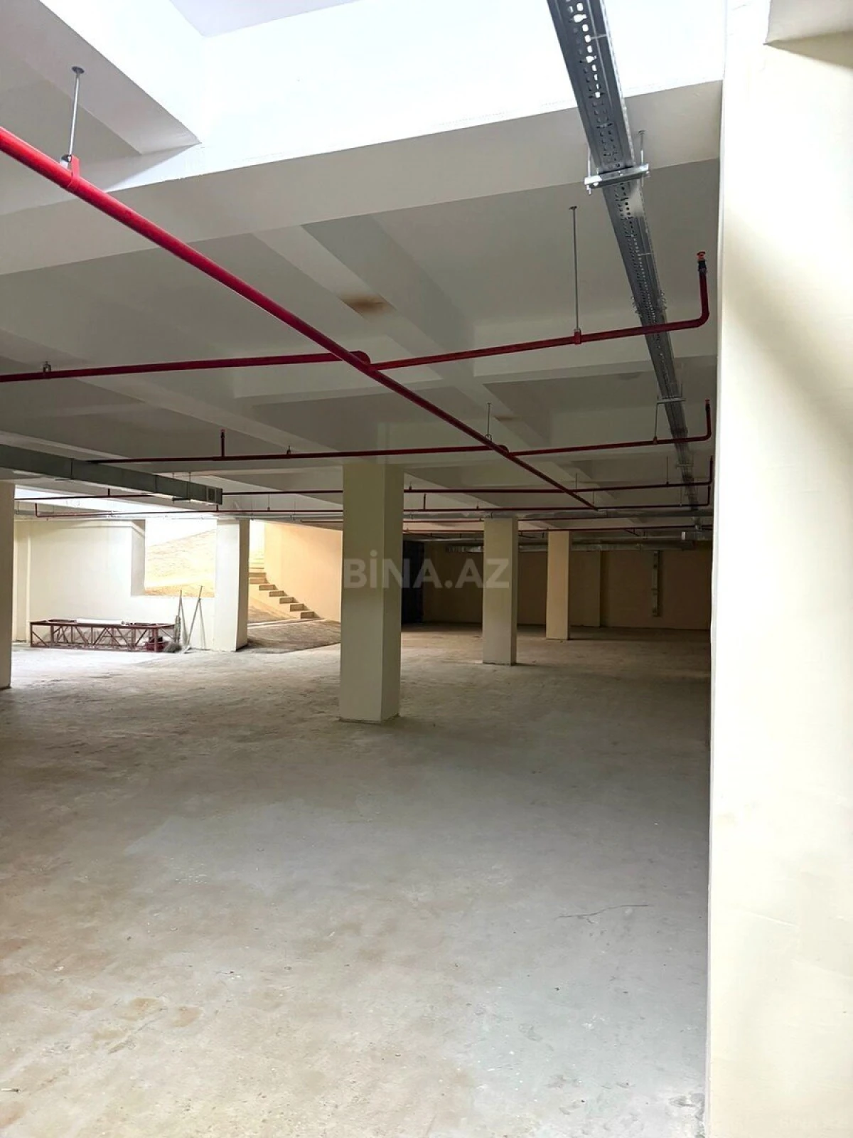 Satılır 3 otaqlı mənzil 146 m²