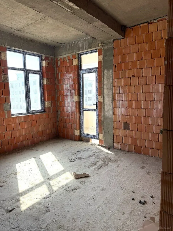 Satılır 3 otaqlı mənzil 146 m²