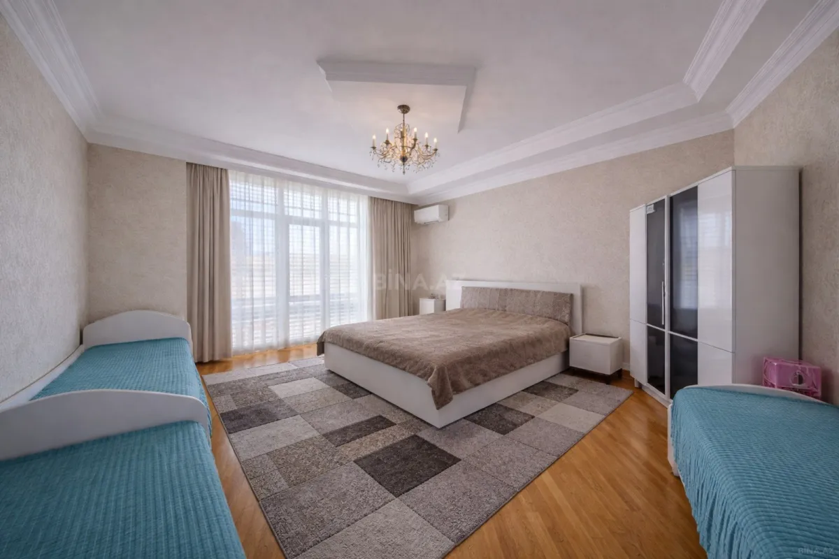 Satılır 3 otaqlı mənzil 126 m²