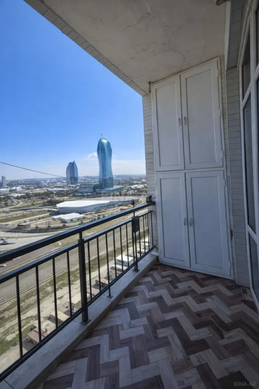 Satılır 3 otaqlı mənzil 126 m²