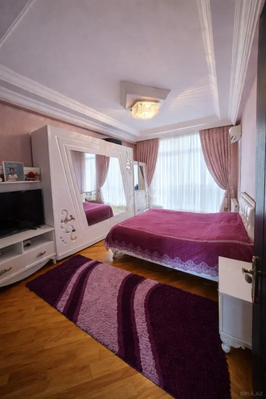Satılır 3 otaqlı mənzil 126 m²