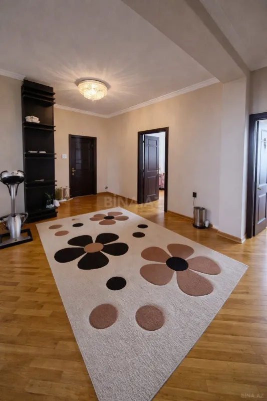 Satılır 3 otaqlı mənzil 126 m²