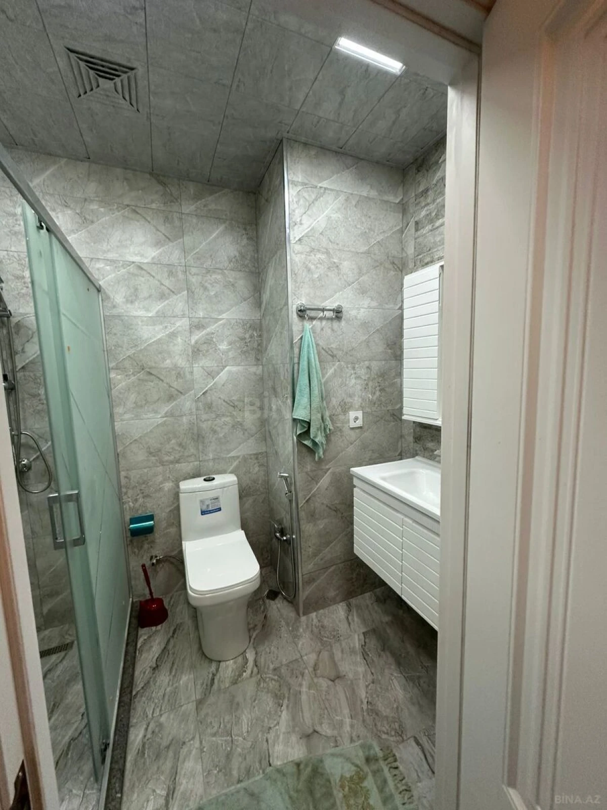 Kirayə verilir 2 otaqlı mənzil 85 m²