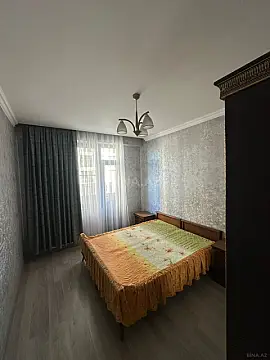 Kirayə verilir 2 otaqlı mənzil 85 m²