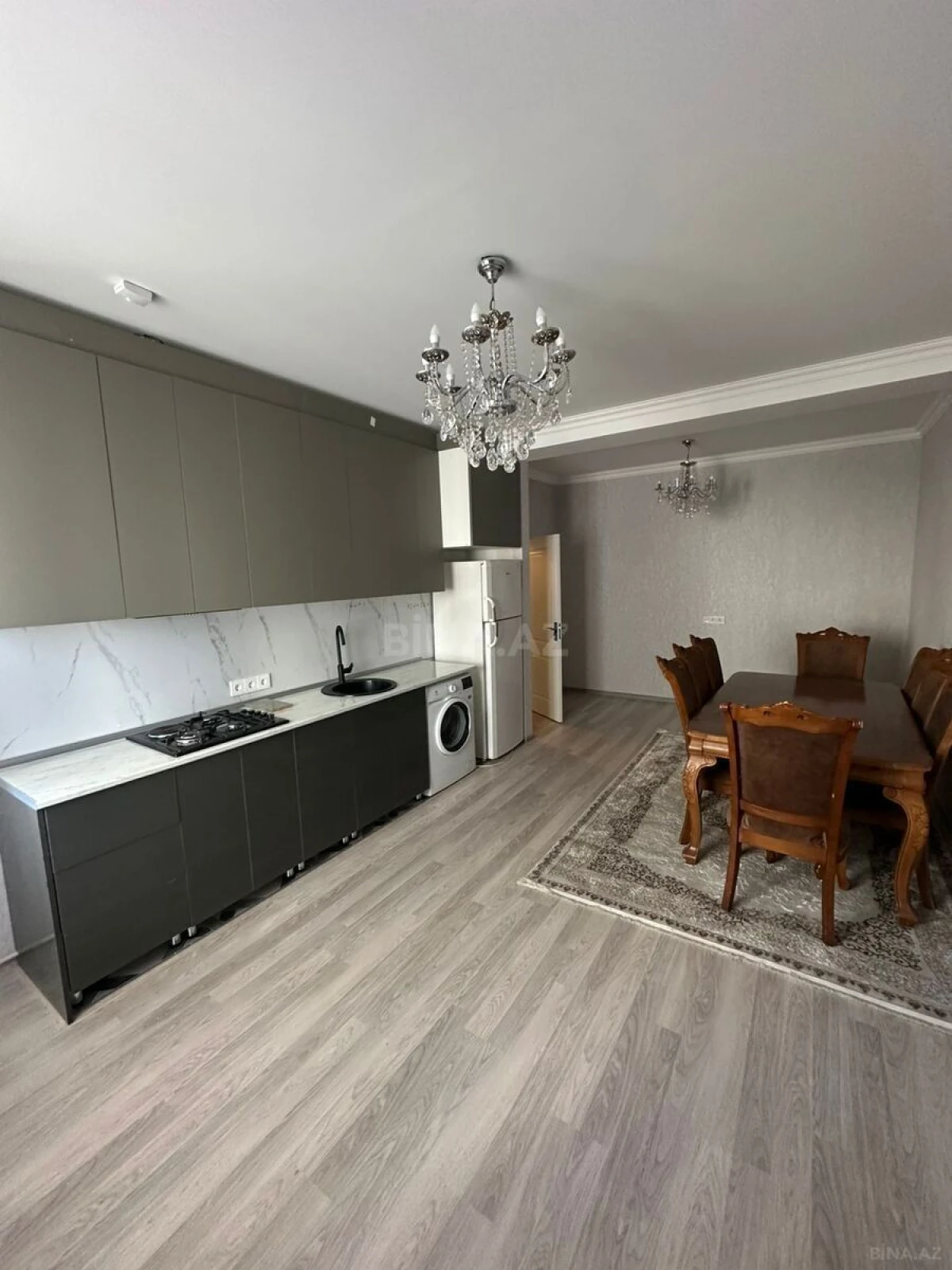 Kirayə verilir 2 otaqlı mənzil 85 m²