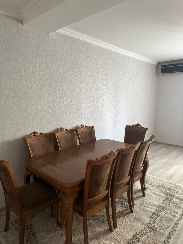 Kirayə verilir 2 otaqlı mənzil 85 m²