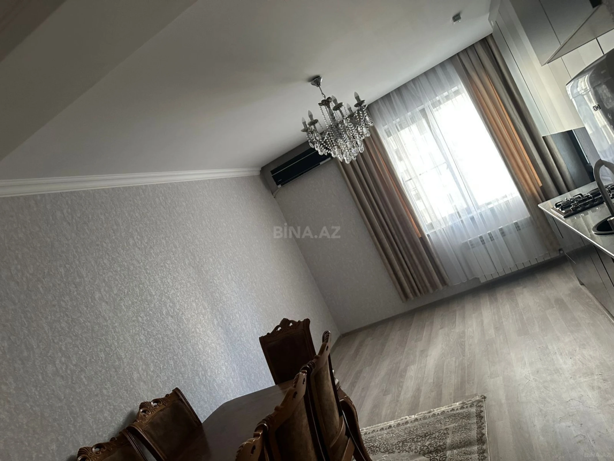 Kirayə verilir 2 otaqlı mənzil 85 m²