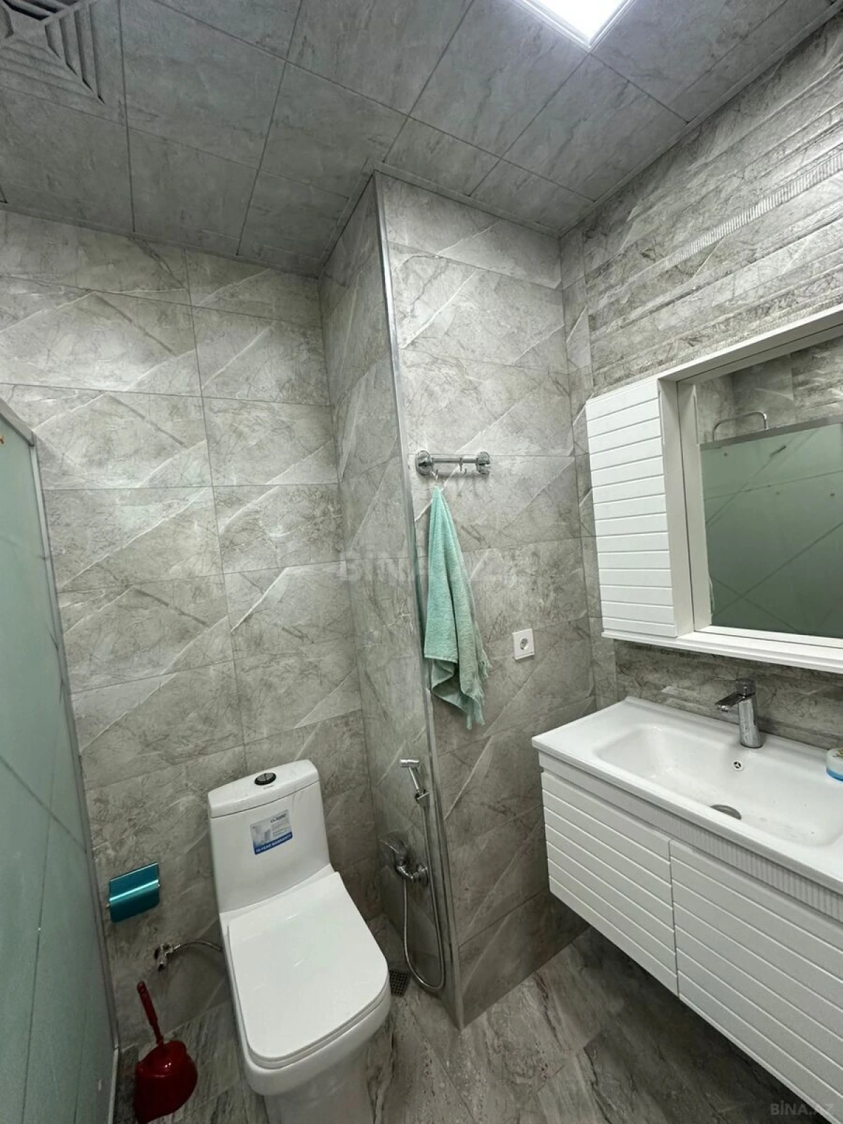 Kirayə verilir 2 otaqlı mənzil 85 m²