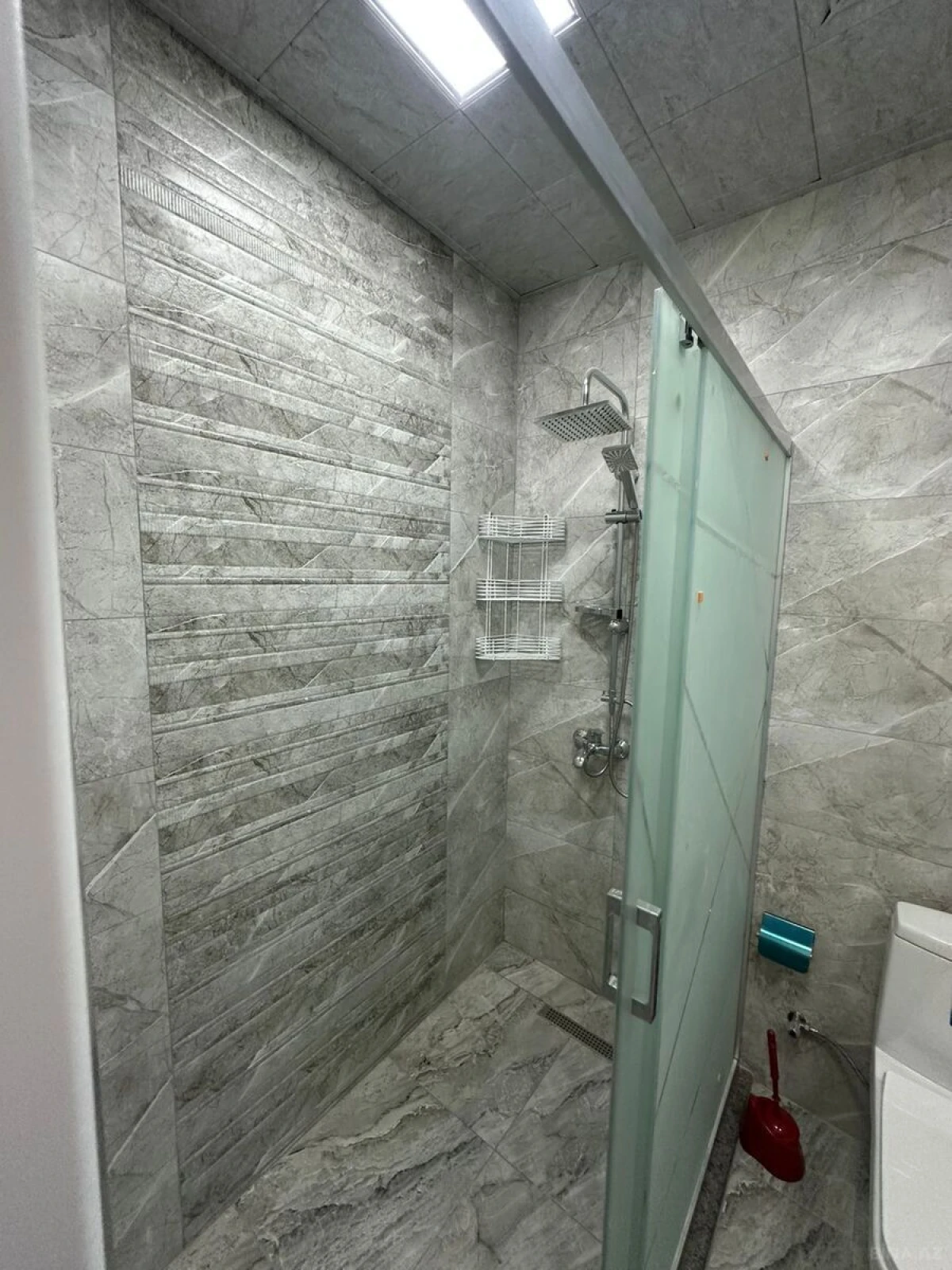 Kirayə verilir 2 otaqlı mənzil 85 m²