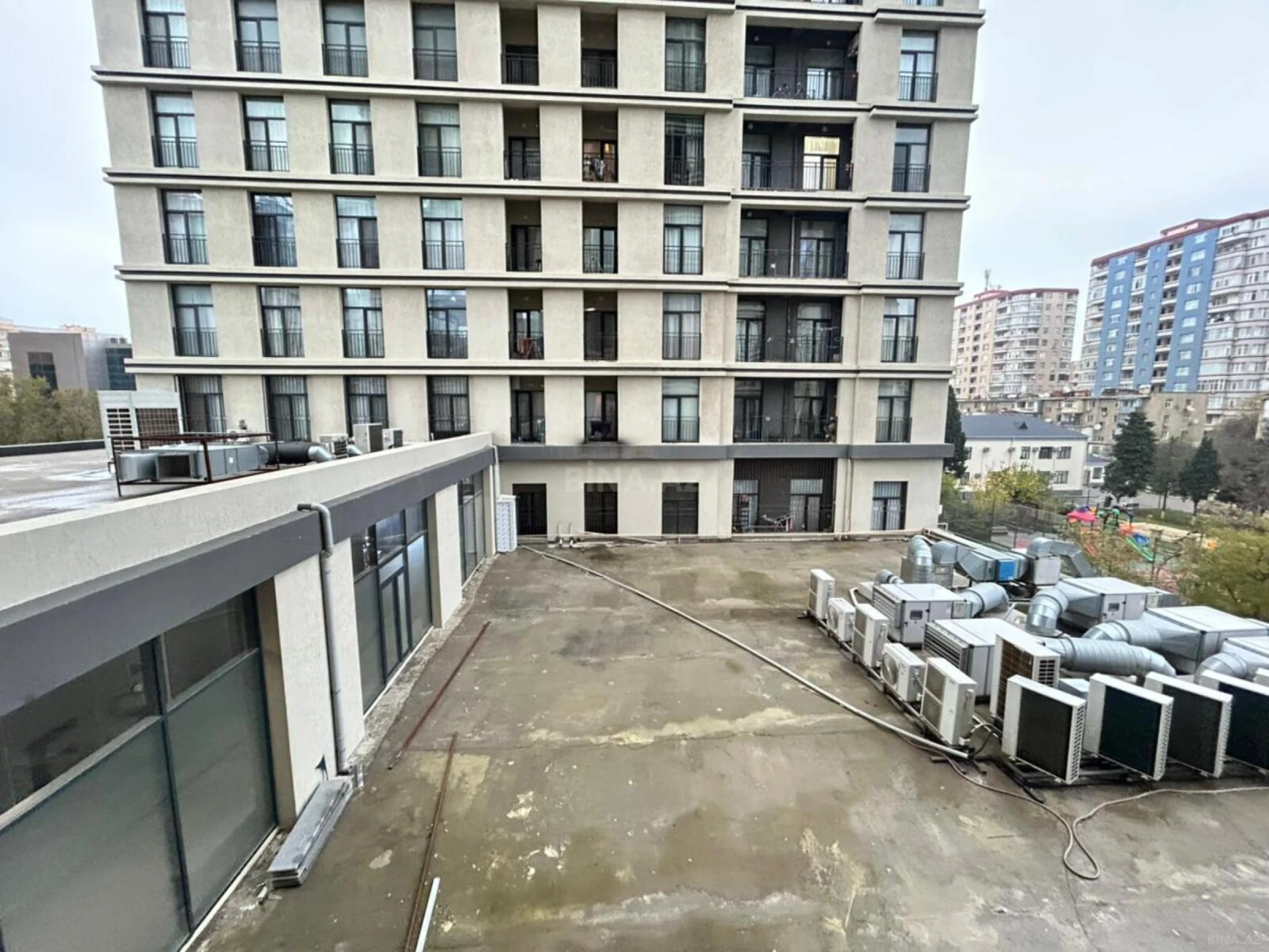 Satılır 2 otaqlı mənzil 100 m²