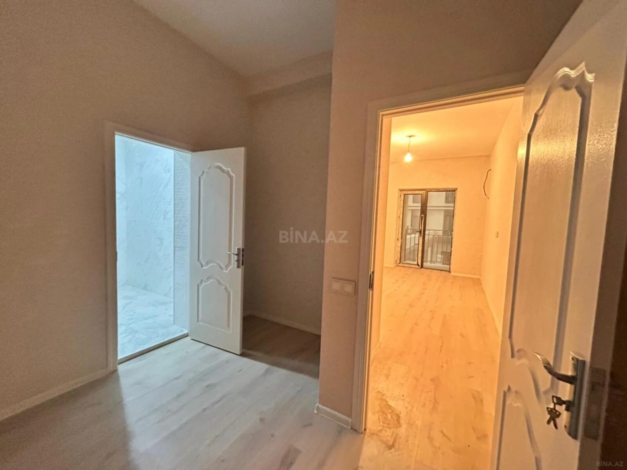Satılır 2 otaqlı mənzil 100 m²