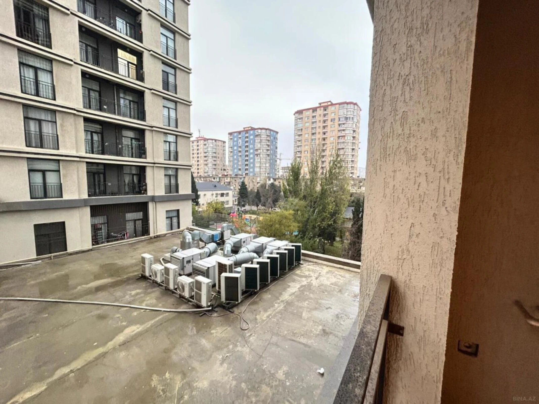 Satılır 2 otaqlı mənzil 100 m²