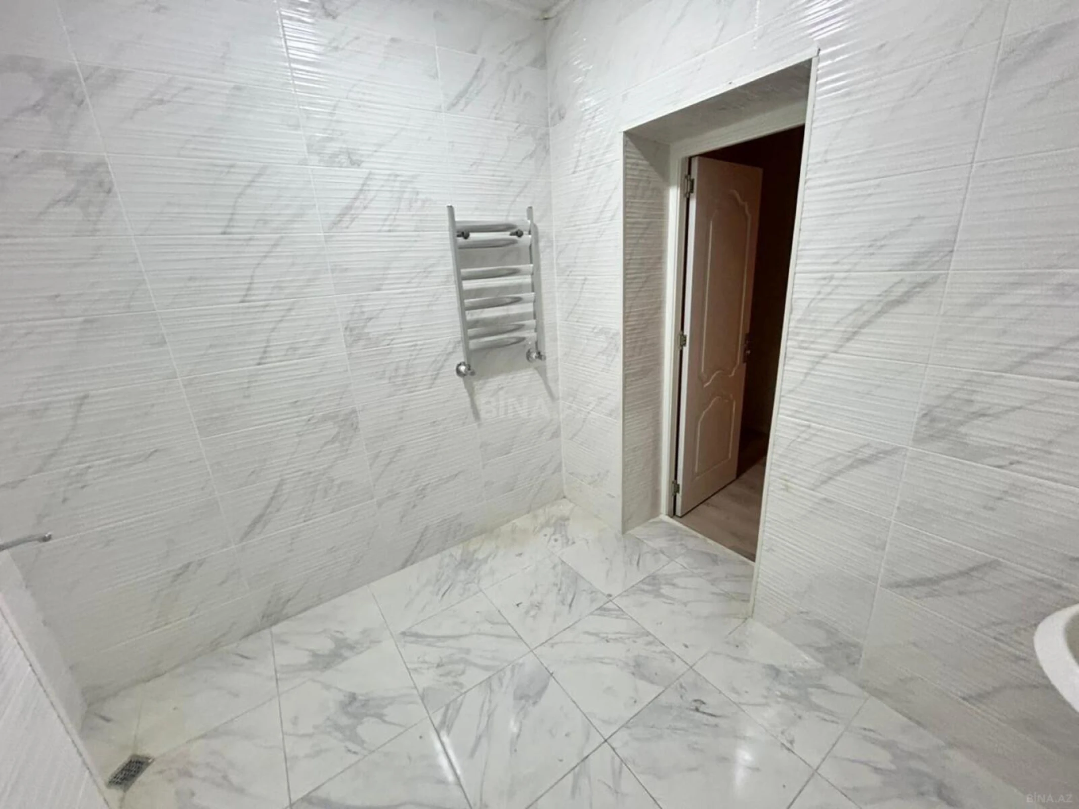 Satılır 2 otaqlı mənzil 100 m²