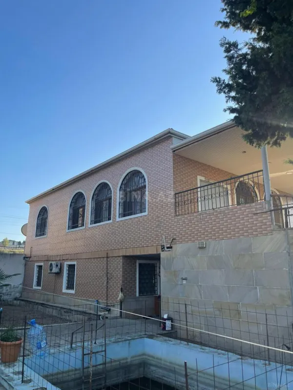 Satılır 7 otaqlı həyət evi 150 m²