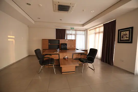 Kirayə verilir 12 otaqlı ofis 500 m²