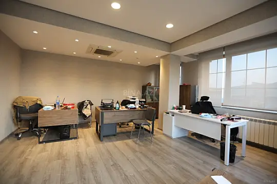 Kirayə verilir 12 otaqlı ofis 500 m²
