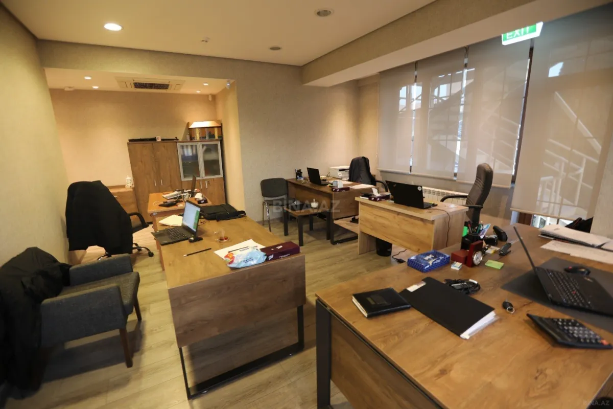 Kirayə verilir 12 otaqlı ofis 500 m²