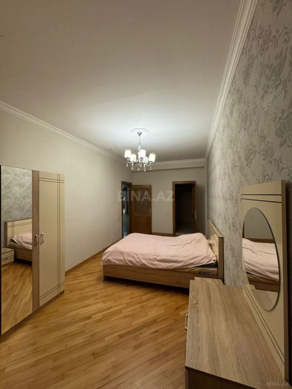 Kirayə verilir 3 otaqlı mənzil 170 m²
